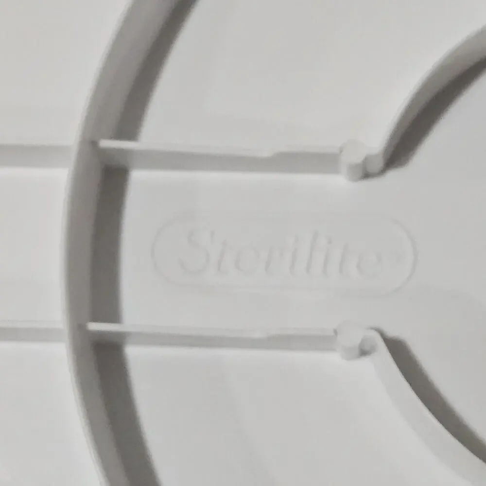 Sterilite Cake Server Carrier 12
